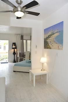 Art Deco Ocean Walk Apartments Маями Бийч Екстериор снимка